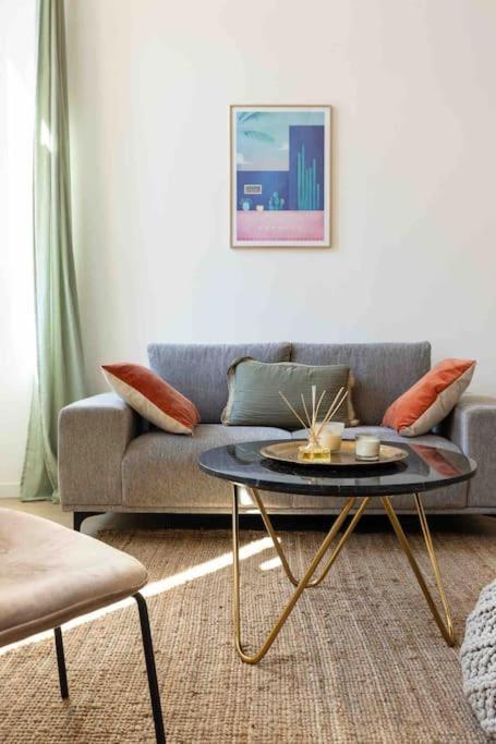 Cosy A 1' Du Cours Julien Apartment *