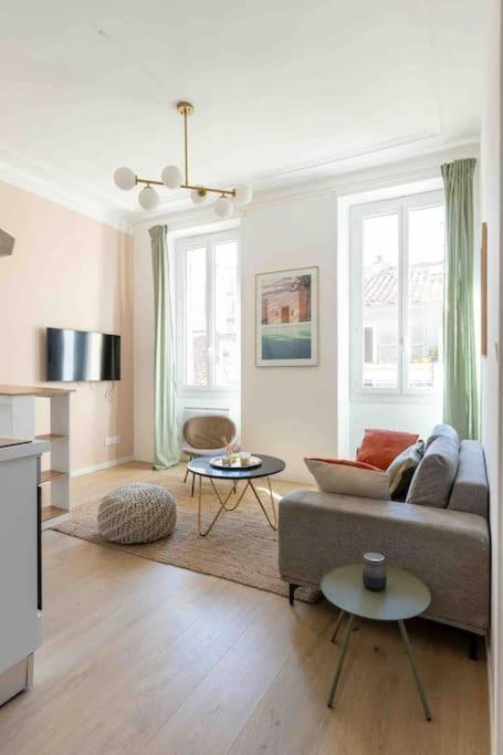 Cosy A 1' Du Cours Julien Appartamento *